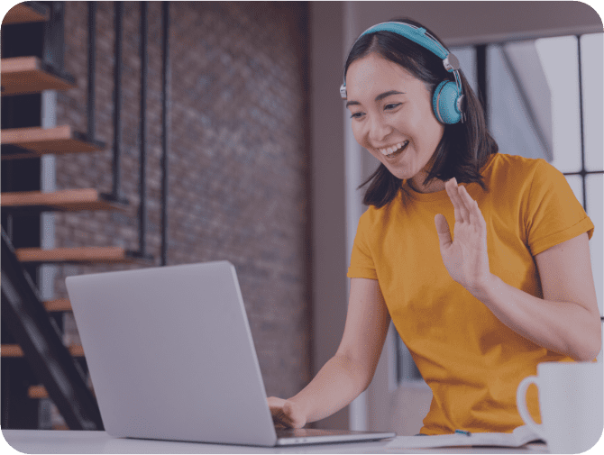 estudiante-tendo-aula-online